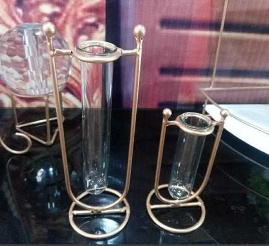 Beautiful Golden Metal Vase - 1 Pc Elegant Home Decor